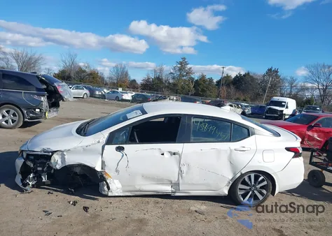 2021 Nissan Versa Sr Xtronic Cvt z USA, uszkodzony, nr VIN 3N1CN8FV0ML809073